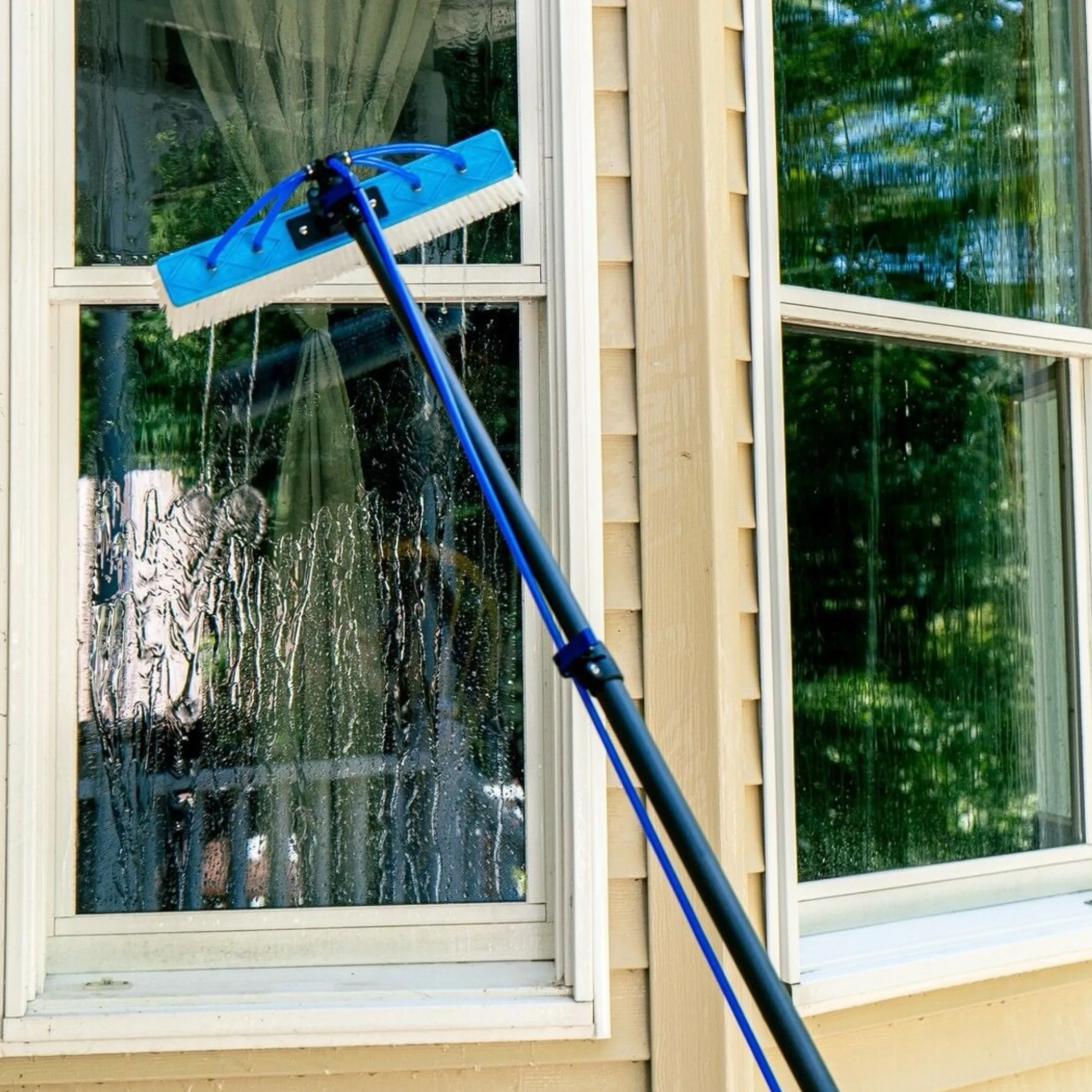 professional elevated window cleaning equipment